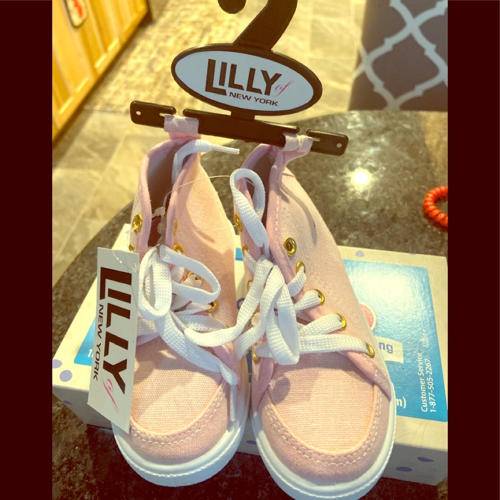 Lily New York canvas high tops. NWT